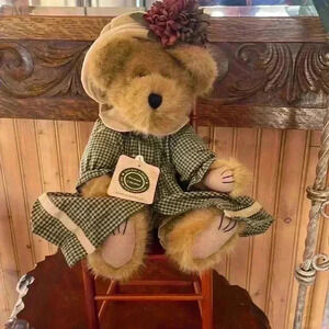 Boyds bear Emmie.
